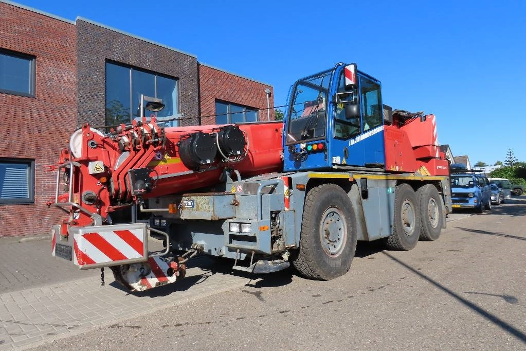 Terex Demag AC 40 City - 全地形起重机:图1 Terex Demag AC 40 City - 全地形起重机:图1