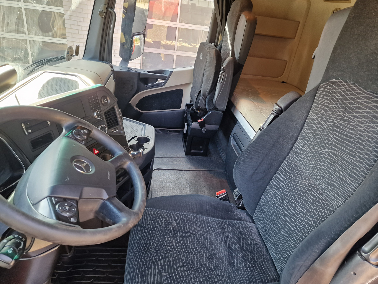 MERCEDES-BENZ 1845 Retarder Actros - 牵引车:图5 MERCEDES-BENZ 1845 Retarder Actros - 牵引车:图5