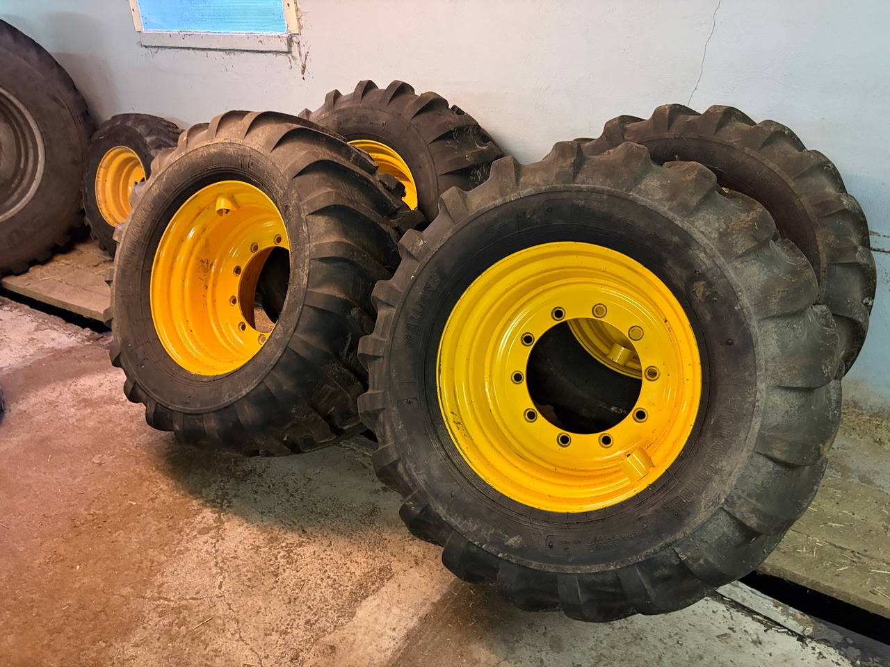 Alliance 550/45R22,5 - 轮胎 适用于 建筑机械:图1 Alliance 550/45R22,5 - 轮胎 适用于 建筑机械:图1
