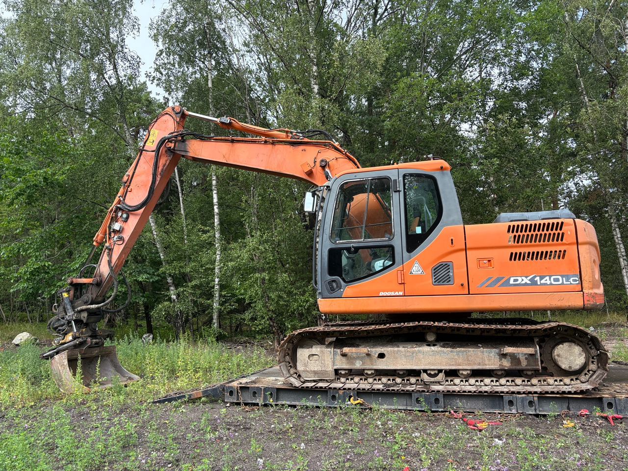 Doosan DX 140LC-3 - 挖掘机:图1 Doosan DX 140LC-3 - 挖掘机:图1