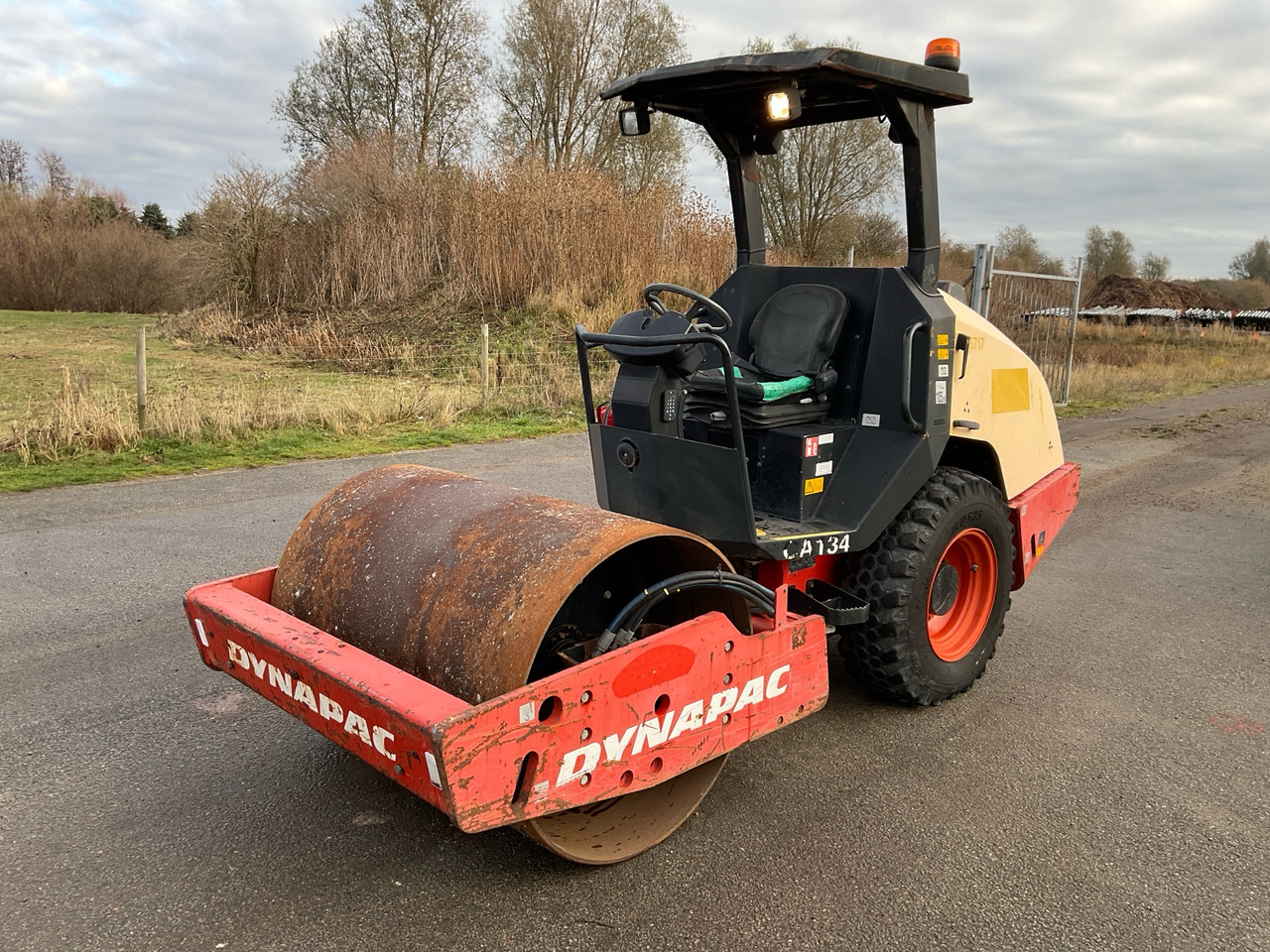 Dynapac CA134D - 压实机:图1 Dynapac CA134D - 压实机:图1