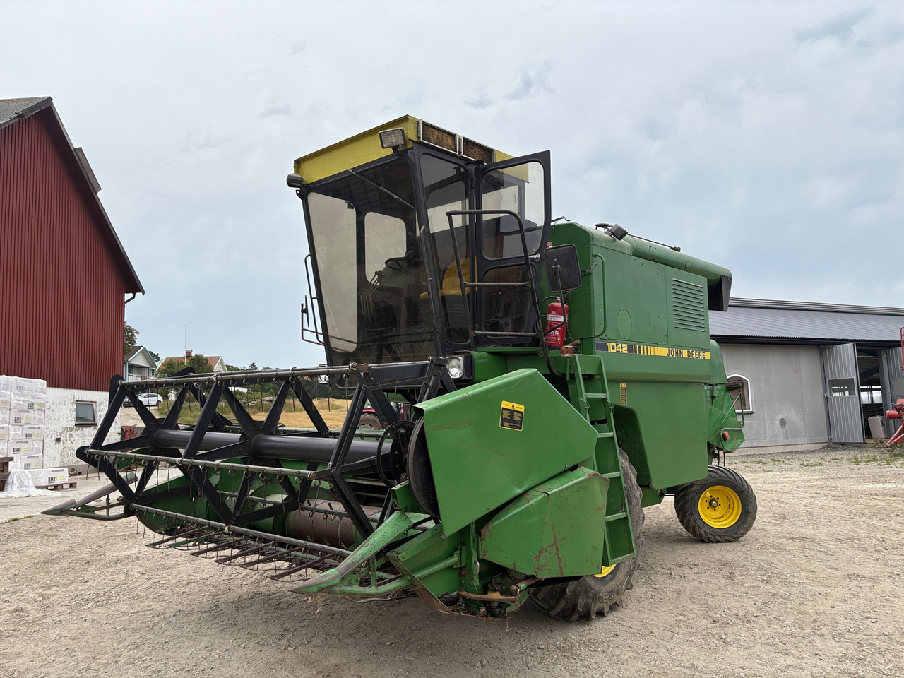 John Deere 1042 - 联合收割机:图1 John Deere 1042 - 联合收割机:图1
