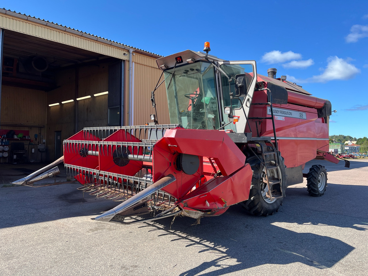 Massey Ferguson 22 - 联合收割机:图1 Massey Ferguson 22 - 联合收割机:图1