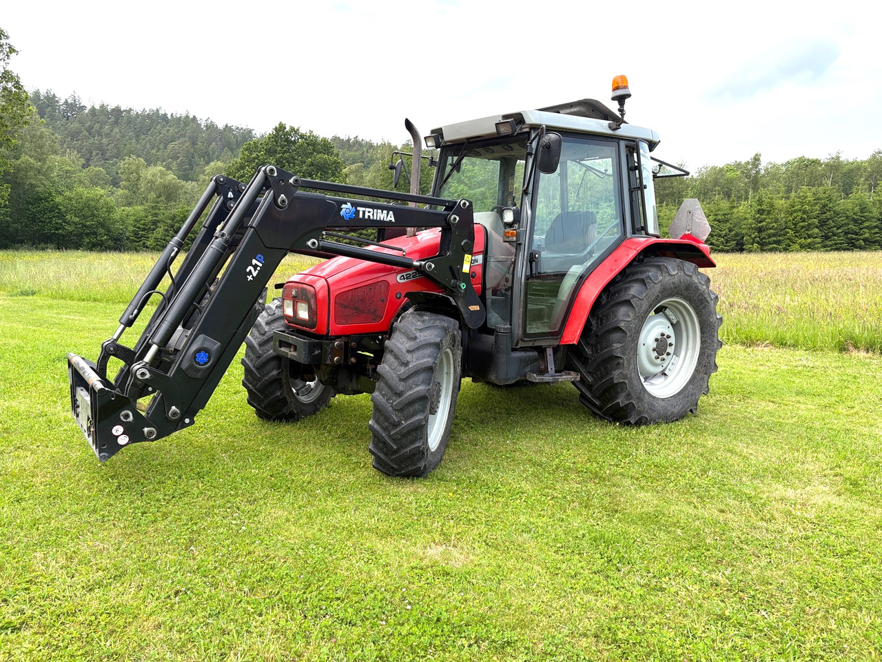 Massey Ferguson 4225-4 - 拖拉机:图1 Massey Ferguson 4225-4 - 拖拉机:图1