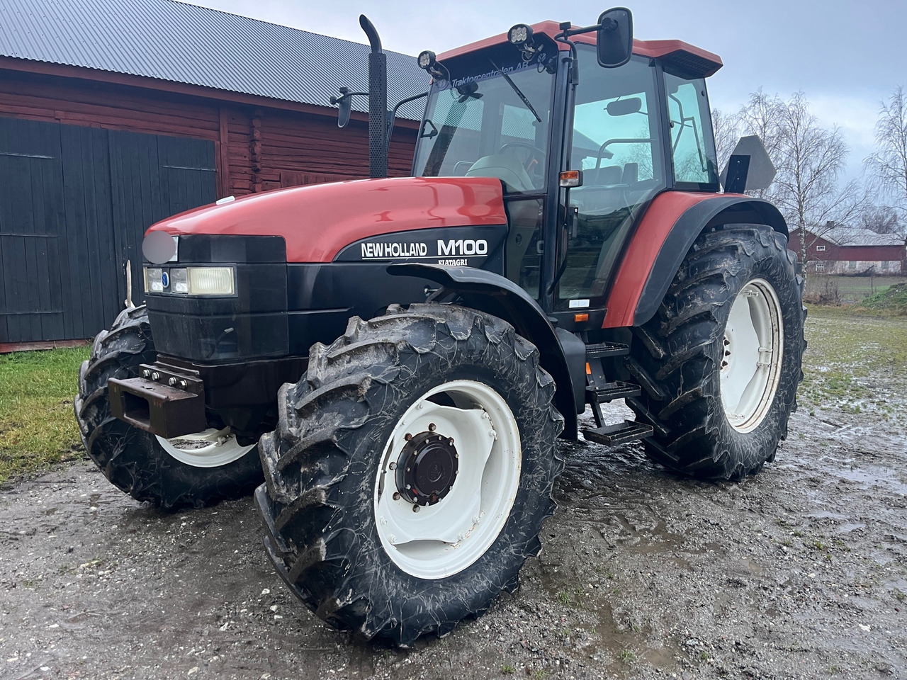 New Holland M100 Turbo - 拖拉机:图1 New Holland M100 Turbo - 拖拉机:图1