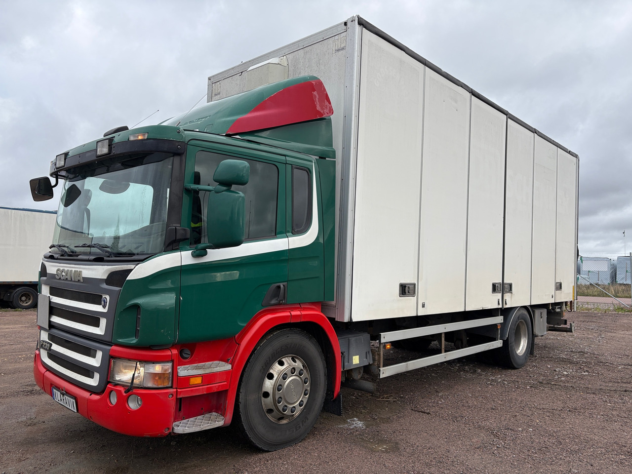Scania P 230 - 卡车:图1 Scania P 230 - 卡车:图1