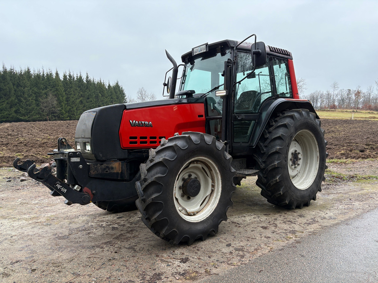 Valtra 6800-4 - 拖拉机:图1 Valtra 6800-4 - 拖拉机:图1