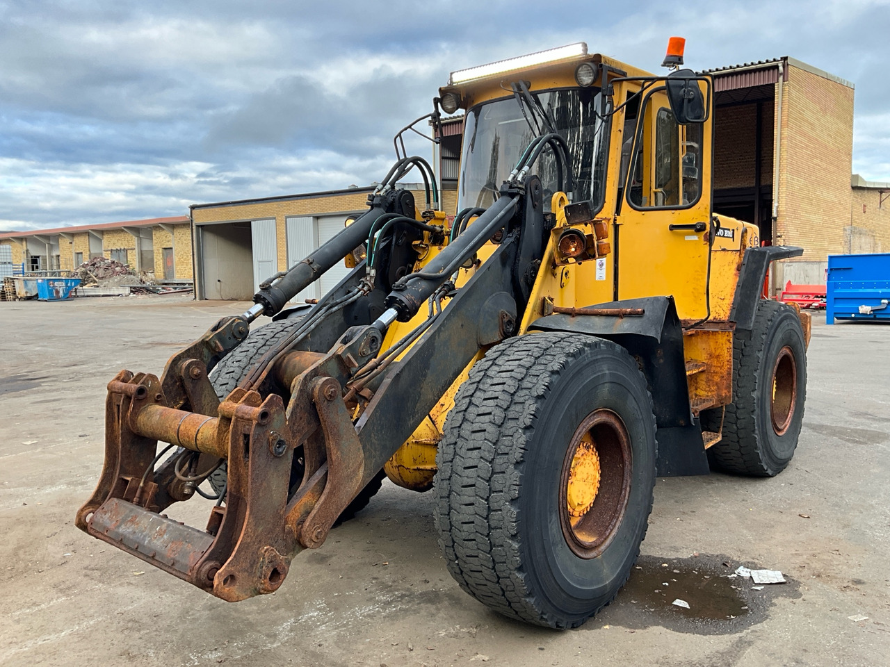 Volvo BM L90 - 轮式装载机:图1 Volvo BM L90 - 轮式装载机:图1