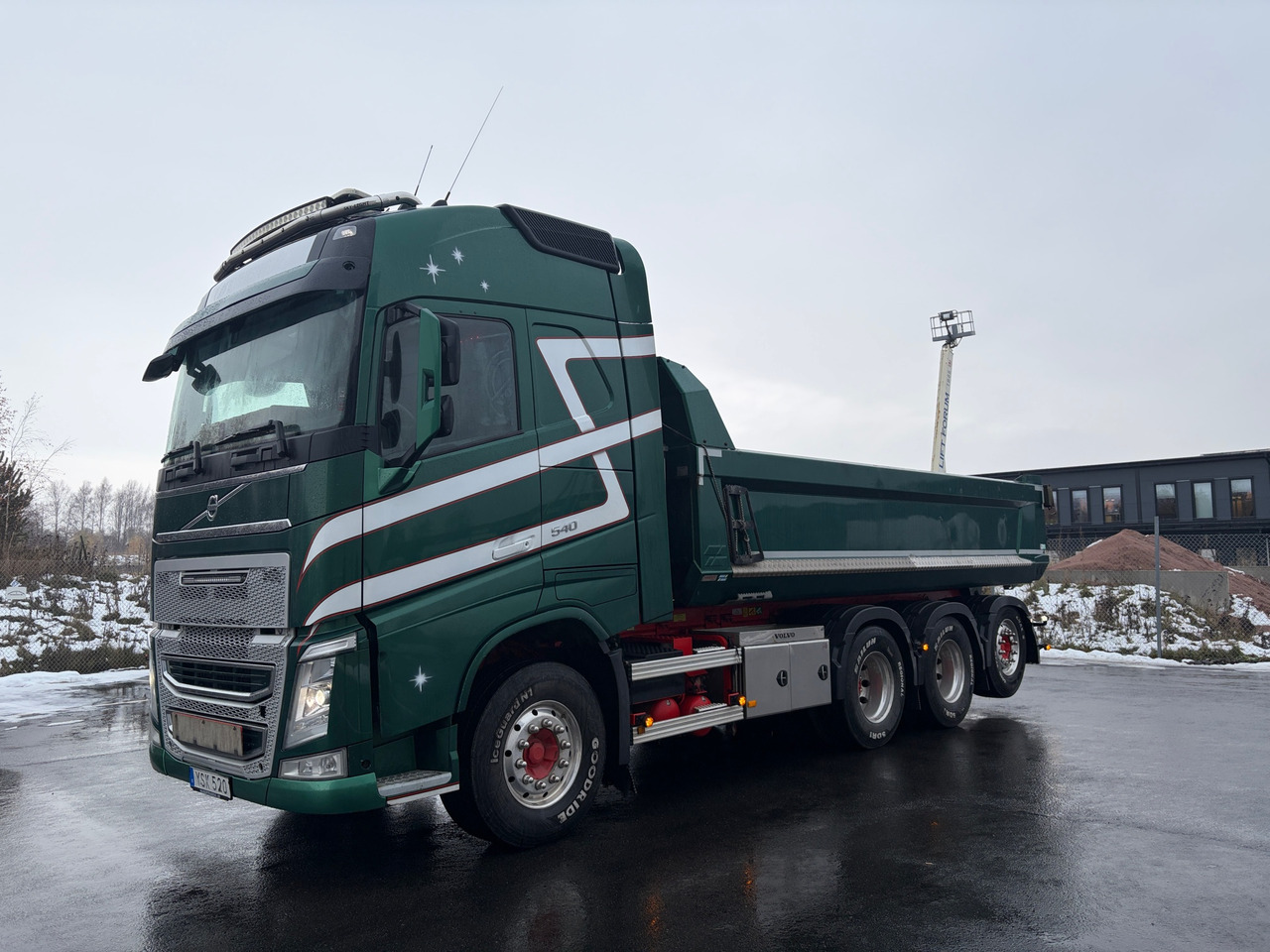 Volvo FH 540 - 翻斗车:图1 Volvo FH 540 - 翻斗车:图1