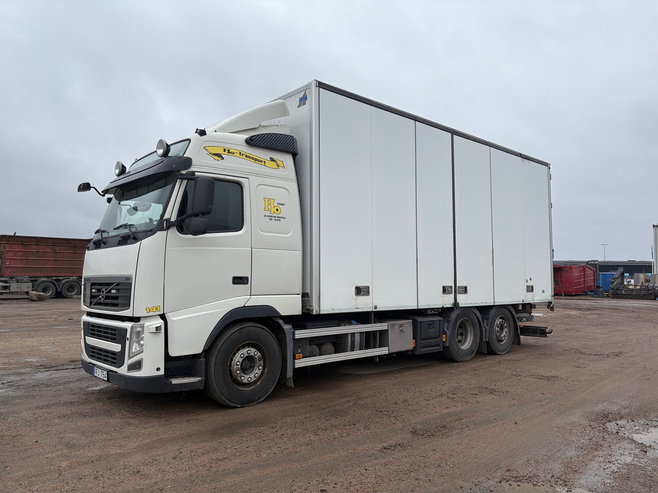 Volvo FH 6x2 - 厢式卡车:图1 Volvo FH 6x2 - 厢式卡车:图1