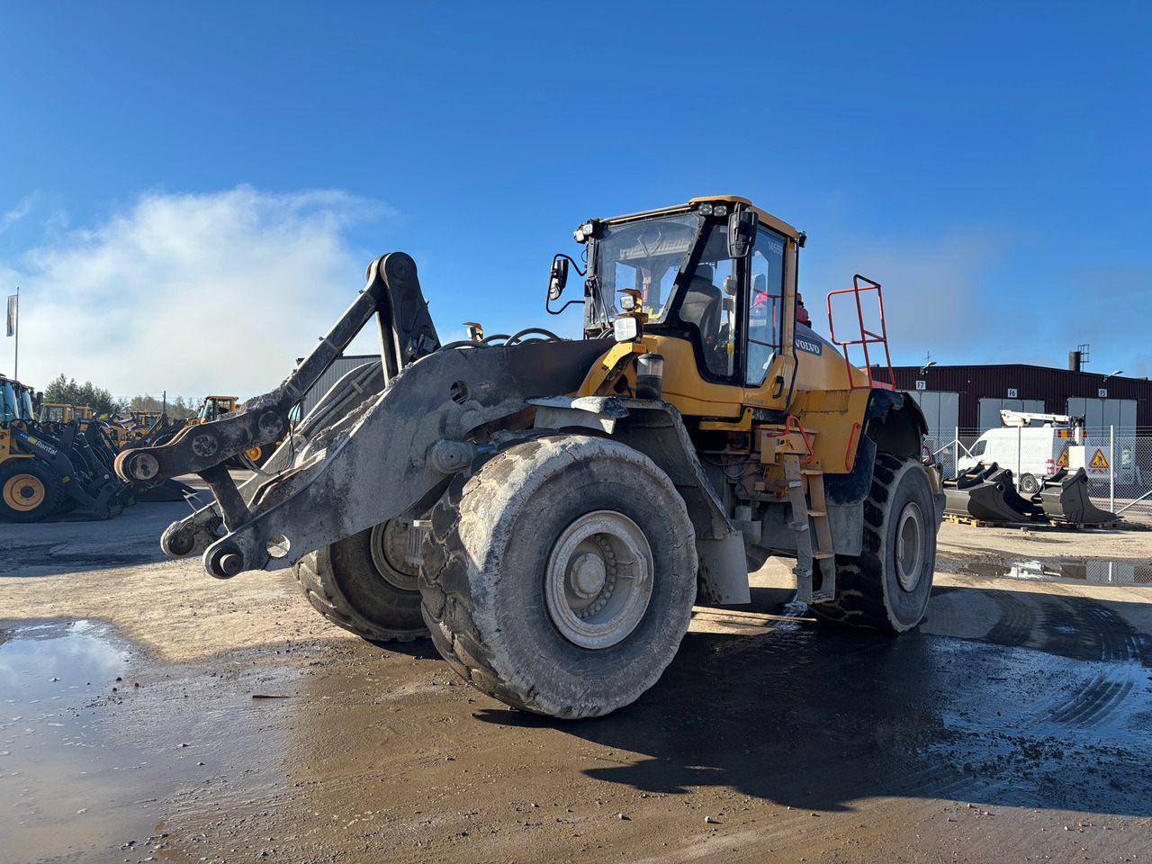 Volvo L220H - 轮式装载机:图1 Volvo L220H - 轮式装载机:图1