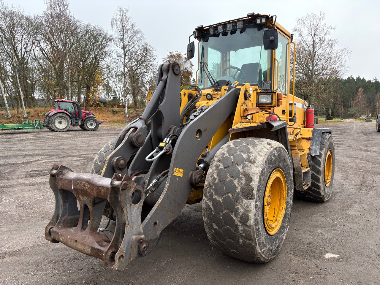 Volvo L90D - 轮式装载机:图1 Volvo L90D - 轮式装载机:图1