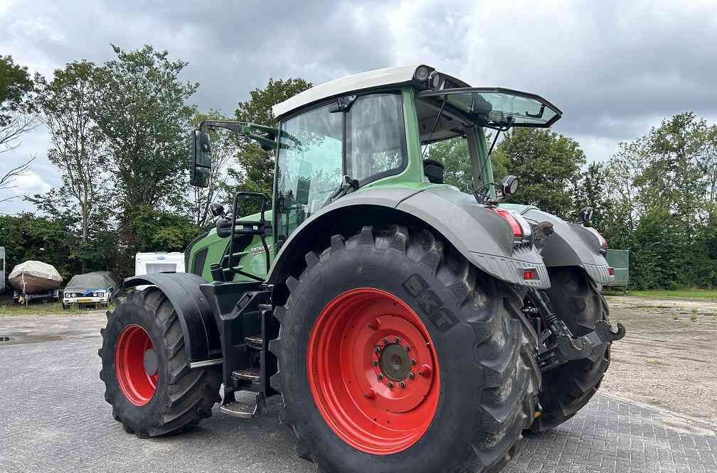 Fendt 828 vario profi scr - 拖拉机:图2 Fendt 828 vario profi scr - 拖拉机:图2