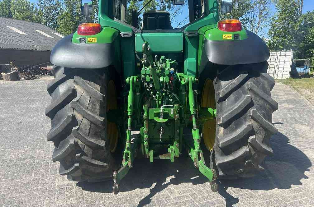 John Deere 6820 premium autopower - 拖拉机:图3 John Deere 6820 premium autopower - 拖拉机:图3