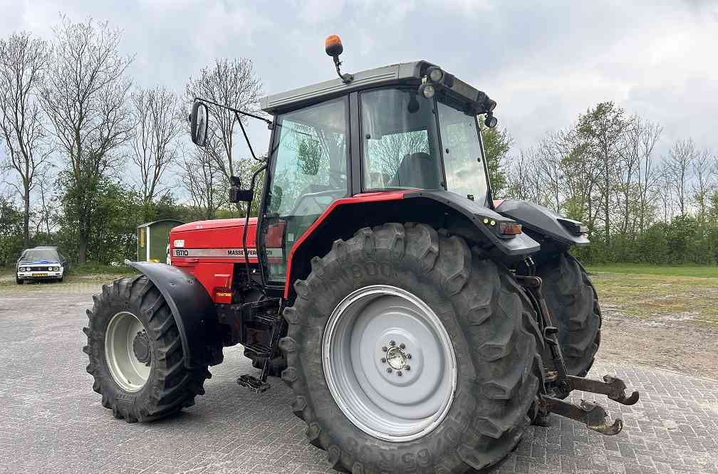 Massey Ferguson 8110 dynashift - 拖拉机:图2 Massey Ferguson 8110 dynashift - 拖拉机:图2