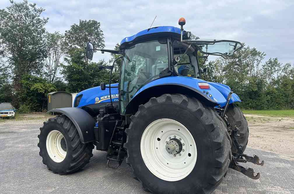 New Holland T7.260 pc - 拖拉机:图2 New Holland T7.260 pc - 拖拉机:图2