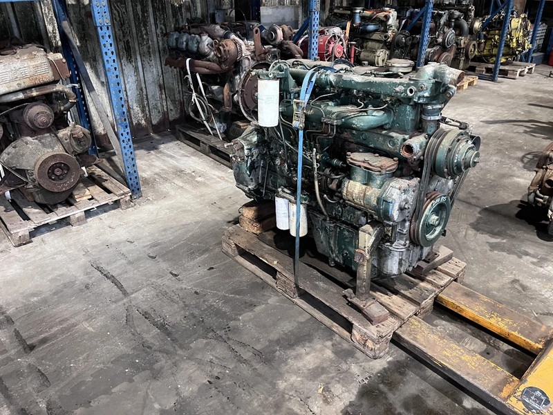 DAF DHU 825 meerdere op voorraad - 发动机 适用于 卡车:图1 DAF DHU 825 meerdere op voorraad - 发动机 适用于 卡车:图1