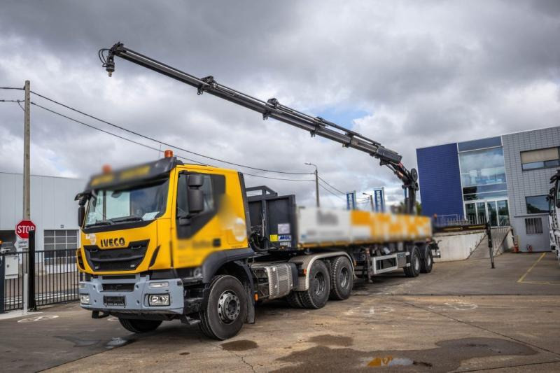 Iveco TRAKKER 450-6X4 - 栏板式/ 平板卡车, 起重车:图1 Iveco TRAKKER 450-6X4 - 栏板式/ 平板卡车, 起重车:图1