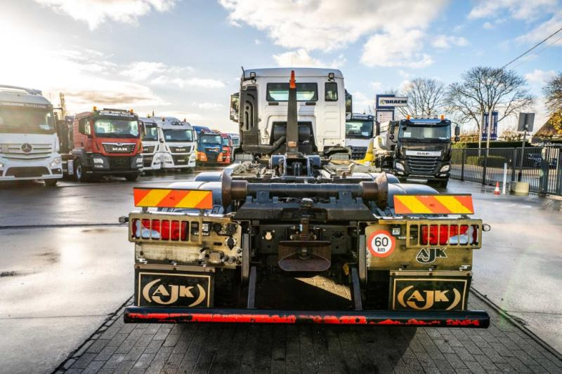 MAN TGS 33.470 BL - 64 456 KM - 吊钩升降车:图5 MAN TGS 33.470 BL - 64 456 KM - 吊钩升降车:图5