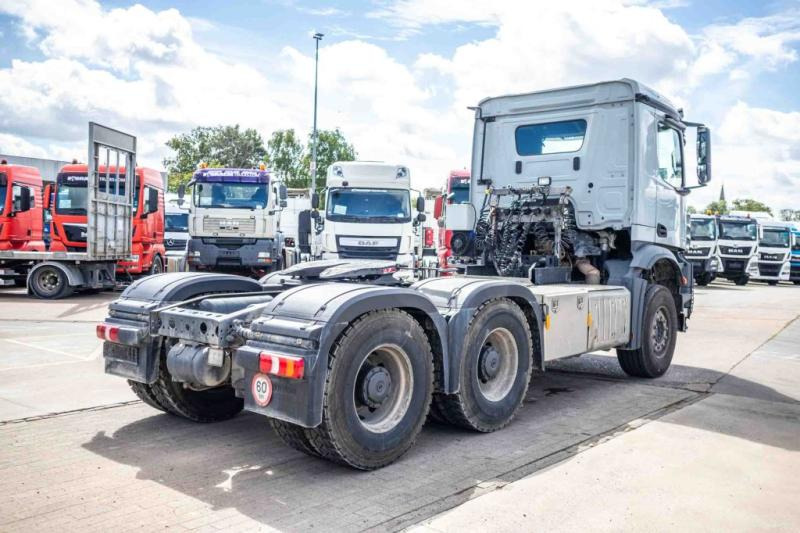 Mercedes AROCS 2648 LS - 6x4 - 牵引车:图3 Mercedes AROCS 2648 LS - 6x4 - 牵引车:图3