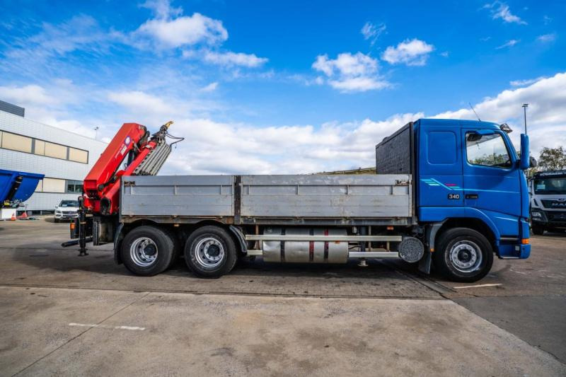 Volvo FH 12-340 - HMF 2420 K6 (2012) - 栏板式/ 平板卡车, 起重车:图3 Volvo FH 12-340 - HMF 2420 K6 (2012) - 栏板式/ 平板卡车, 起重车:图3