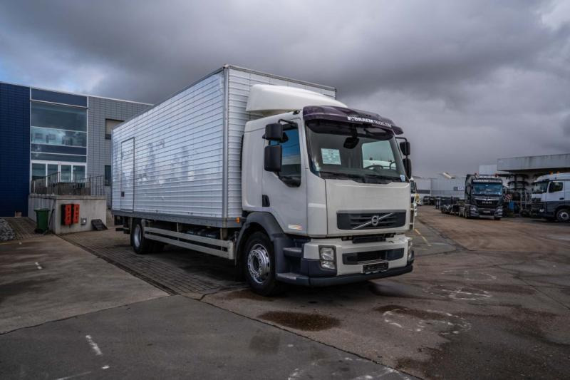 Volvo FL 260 (19t) +DHOLLANDIA 2T. - 厢式卡车:图2 Volvo FL 260 (19t) +DHOLLANDIA 2T. - 厢式卡车:图2