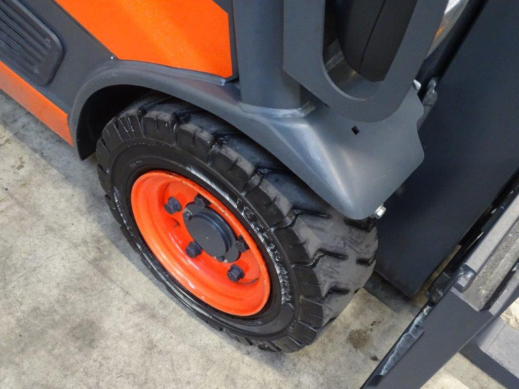 Linde E16P-02 - TRIPLEX - 电动叉车:图2 Linde E16P-02 - TRIPLEX - 电动叉车:图2