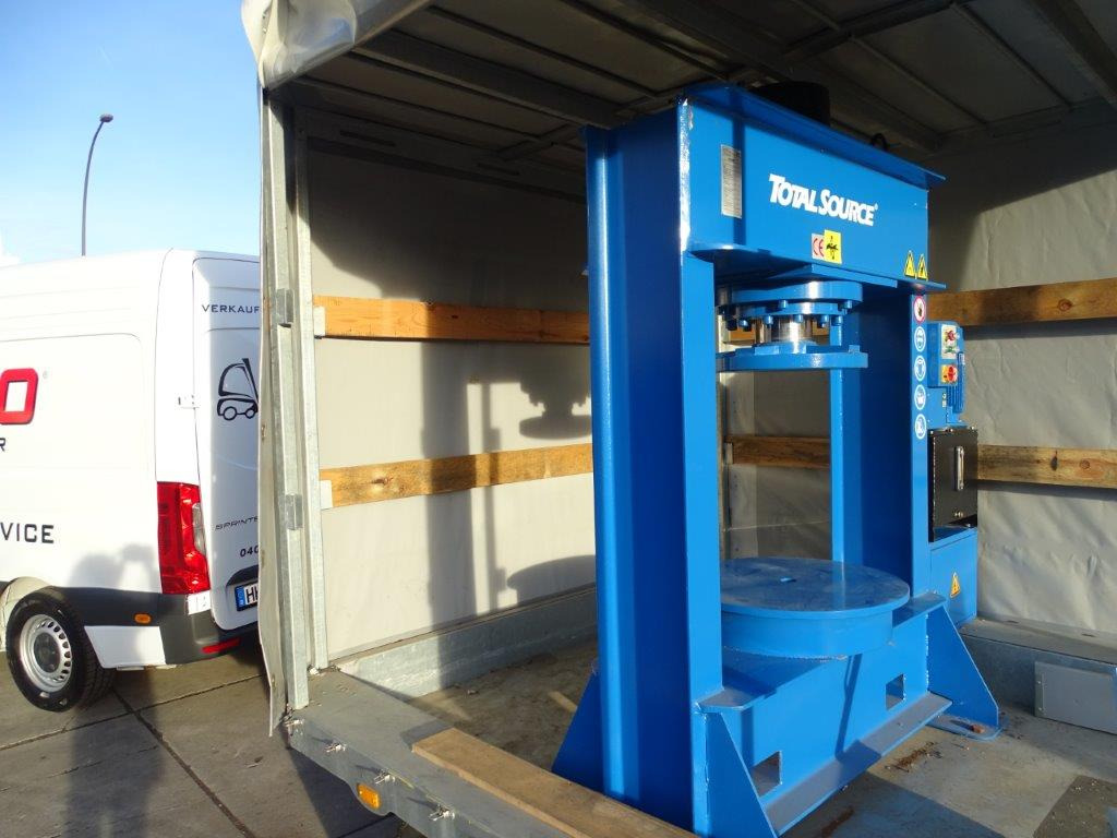 MOBILE VOLLREIFENPRESSE - 车间设备:图2 MOBILE VOLLREIFENPRESSE - 车间设备:图2