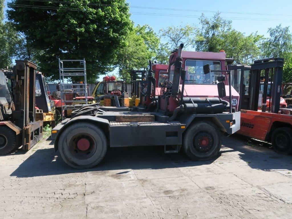 Terberg 170-20 - 码头牵引车:图1 Terberg 170-20 - 码头牵引车:图1