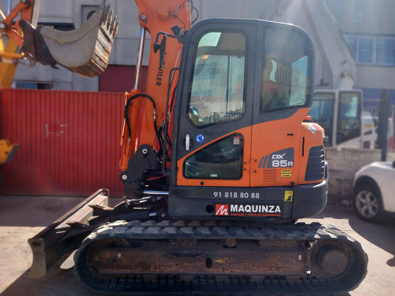 DOOSAN DX85R-3 - 小型挖掘机:图1 DOOSAN DX85R-3 - 小型挖掘机:图1