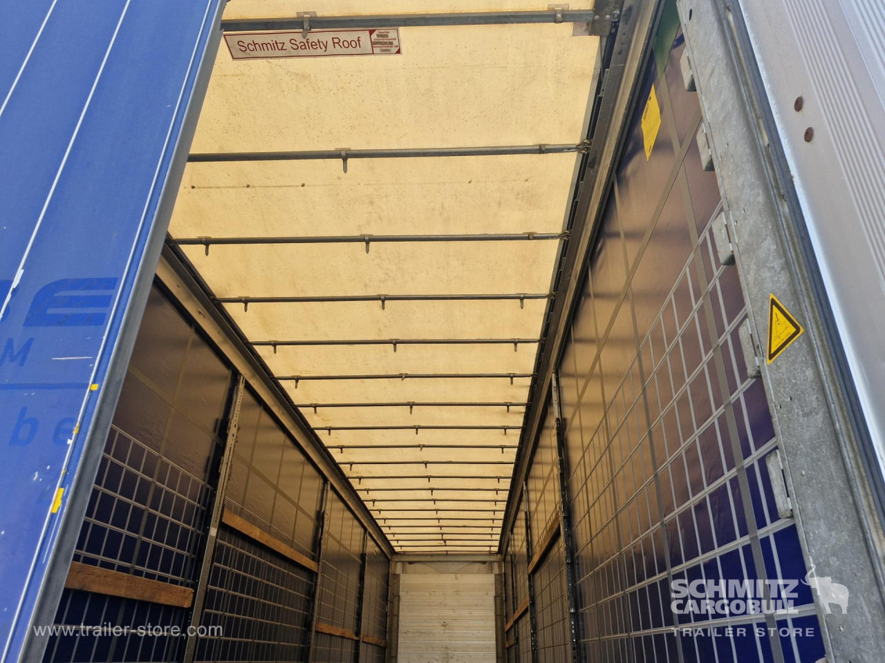 SCHMITZ Curtainsider Varios - 侧帘半拖车:图4 SCHMITZ Curtainsider Varios - 侧帘半拖车:图4