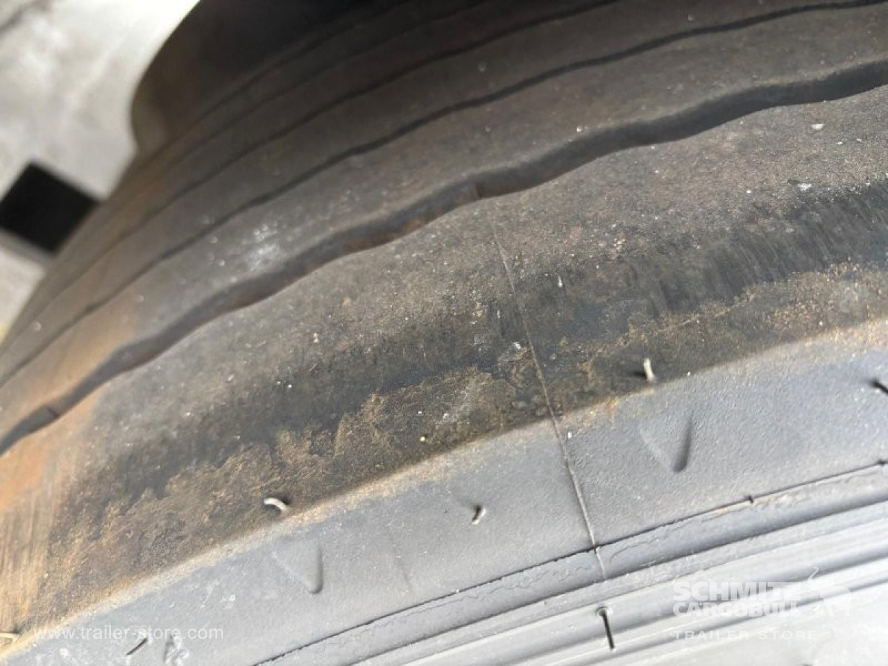 SCHMITZ Curtainsider Varios - 侧帘半拖车:图2 SCHMITZ Curtainsider Varios - 侧帘半拖车:图2