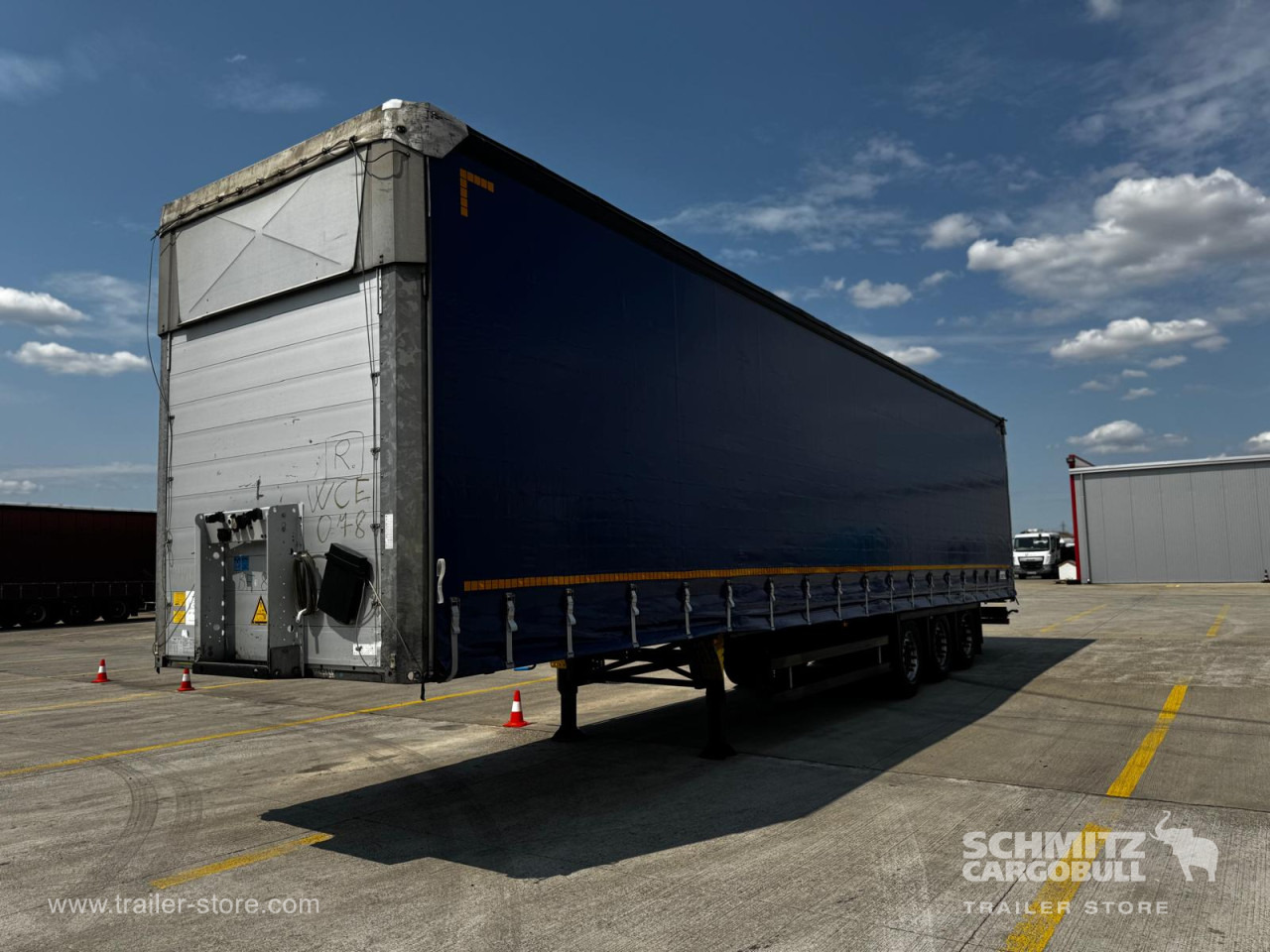 SCHMITZ Curtainsider Varios - 侧帘半拖车:图2 SCHMITZ Curtainsider Varios - 侧帘半拖车:图2