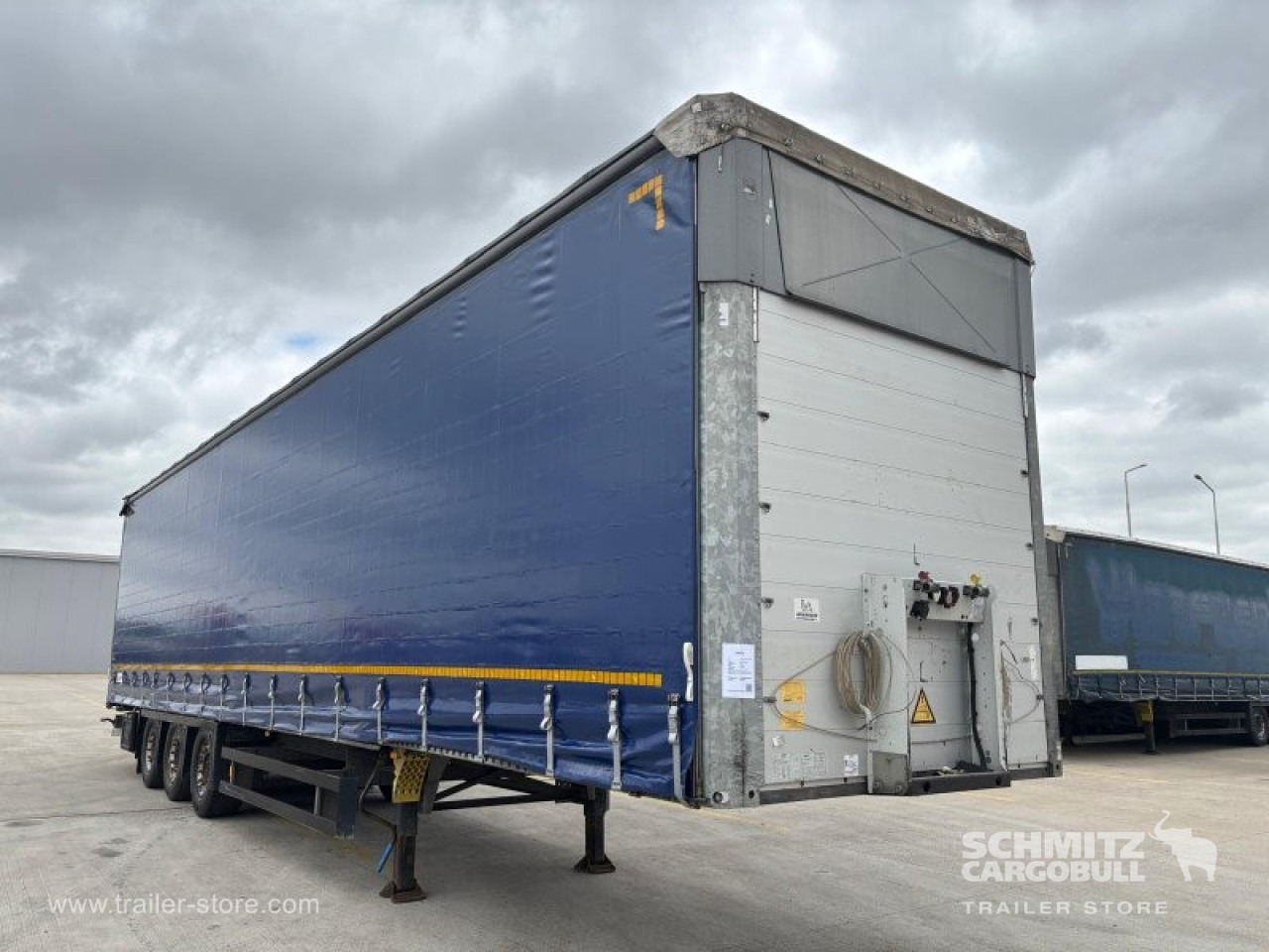 SCHMITZ Curtainsider Varios - 侧帘半拖车:图3 SCHMITZ Curtainsider Varios - 侧帘半拖车:图3
