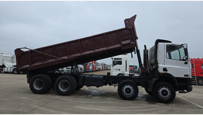 DAF 85 CF 340 (EURO 2 / MANUAL PUMP / STEEL SUSP. / POSSIBLE AS CHASSIS / 8X4) - 翻斗车:图4 DAF 85 CF 340 (EURO 2 / MANUAL PUMP / STEEL SUSP. / POSSIBLE AS CHASSIS / 8X4) - 翻斗车:图4