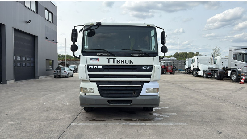 DAF 85 CF 410 (LOW CABIN / PETIT CABINE / TRES PROPRE / CLEAN CONDITION) - 牵引车:图2 DAF 85 CF 410 (LOW CABIN / PETIT CABINE / TRES PROPRE / CLEAN CONDITION) - 牵引车:图2