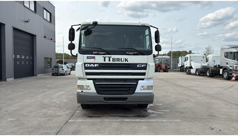 DAF 85 CF 410 (LOW CABIN / PETIT CABINE / TRES PROPRE / CLEAN CONDITION) - 牵引车:图2 DAF 85 CF 410 (LOW CABIN / PETIT CABINE / TRES PROPRE / CLEAN CONDITION) - 牵引车:图2