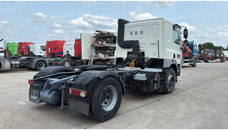 DAF 85 CF 410 (LOW CABIN / PETIT CABINE / TRES PROPRE / CLEAN CONDITION) - 牵引车:图5 DAF 85 CF 410 (LOW CABIN / PETIT CABINE / TRES PROPRE / CLEAN CONDITION) - 牵引车:图5