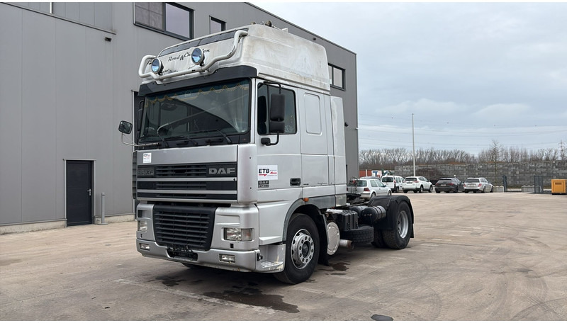 DAF XF 95.480 (EURO 3 / MANUAL GEARBOX / BOITE MANUELLE) - 牵引车:图1 DAF XF 95.480 (EURO 3 / MANUAL GEARBOX / BOITE MANUELLE) - 牵引车:图1