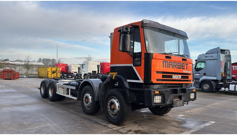 Iveco EUROTRAKKER 340 E 34 (POMPE MANUELLE / GRAND PONT / LAMES / MANUAL PUMP / BIG AXLE / STEEL SUSP.) - 驾驶室底盘卡车:图3 Iveco EUROTRAKKER 340 E 34 (POMPE MANUELLE / GRAND PONT / LAMES / MANUAL PUMP / BIG AXLE / STEEL SUSP.) - 驾驶室底盘卡车:图3