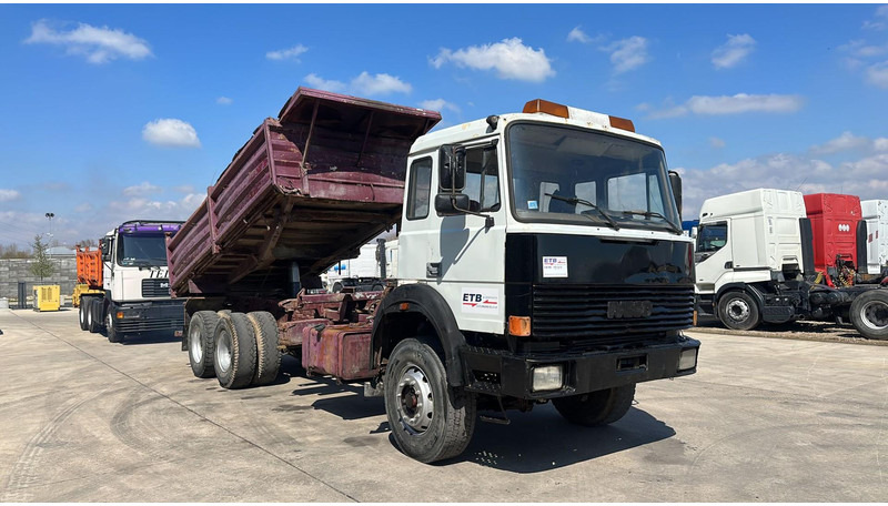 Iveco MAGIRUS 260 - 34 (LIVRAISON GRATUITE AU PORT D'ANVERS / POMPE MANUELLE) - 翻斗车:图4 Iveco MAGIRUS 260 - 34 (LIVRAISON GRATUITE AU PORT D'ANVERS / POMPE MANUELLE) - 翻斗车:图4