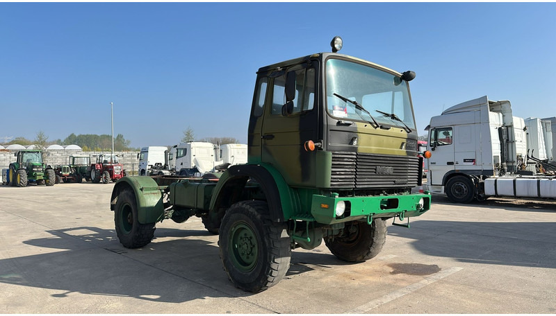 Iveco Magirus 110 - 16 (4X4 / 57000 KM / LAMES / GRAND PONT / 6 CYLINDRES EN LIGNE !! / MANUAL PUMP) - 驾驶室底盘卡车:图3 Iveco Magirus 110 - 16 (4X4 / 57000 KM / LAMES / GRAND PONT / 6 CYLINDRES EN LIGNE !! / MANUAL PUMP) - 驾驶室底盘卡车:图3