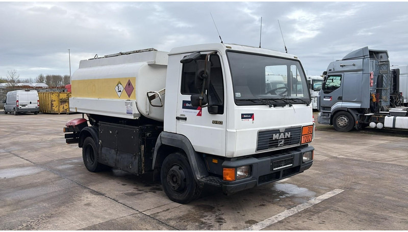 MAN 10.153 (7500L / FULL STEEL / LAMES / BOITE MANUELLE / MANUAL GEARBOX) - 罐车:图2 MAN 10.153 (7500L / FULL STEEL / LAMES / BOITE MANUELLE / MANUAL GEARBOX) - 罐车:图2