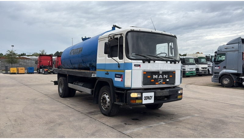 MAN 18.232 (MANUAL PUMP / POMPE MANUELLE / 11.000L) - 真空车:图3 MAN 18.232 (MANUAL PUMP / POMPE MANUELLE / 11.000L) - 真空车:图3
