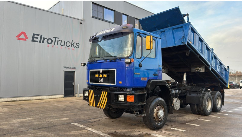 MAN 26.332 (6X6 / BIG AXLE / GRAND PONT / LAMES / POMPE MANUELLE / MANUAL PUMP) - 翻斗车:图1 MAN 26.332 (6X6 / BIG AXLE / GRAND PONT / LAMES / POMPE MANUELLE / MANUAL PUMP) - 翻斗车:图1