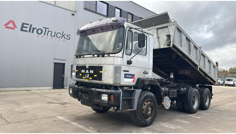 MAN 26.372 (MANUAL PUMP / POMPE MANUELLE / LAMES / GRAND PONT / STEEL SUSP. / 6 CYLINDER) - 翻斗车:图1 MAN 26.372 (MANUAL PUMP / POMPE MANUELLE / LAMES / GRAND PONT / STEEL SUSP. / 6 CYLINDER) - 翻斗车:图1