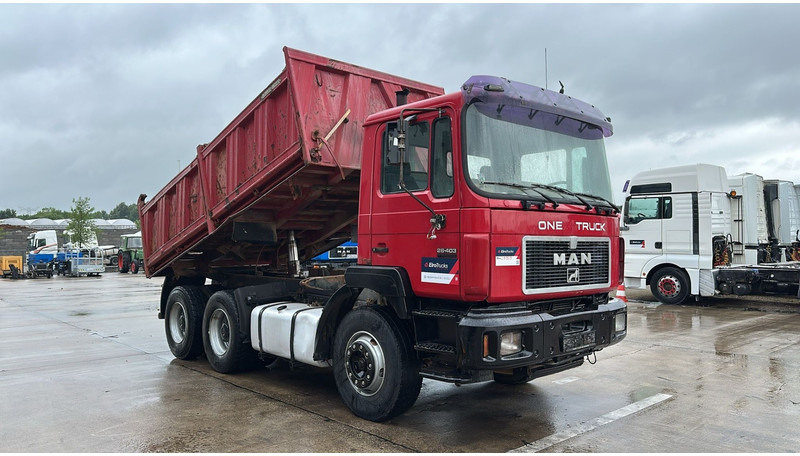 MAN 26.403 (STEEL SUSPENSION / VERY CLEAN / 6 CYLINDER / BIG AXLE / EURO 2) - 翻斗车:图3 MAN 26.403 (STEEL SUSPENSION / VERY CLEAN / 6 CYLINDER / BIG AXLE / EURO 2) - 翻斗车:图3