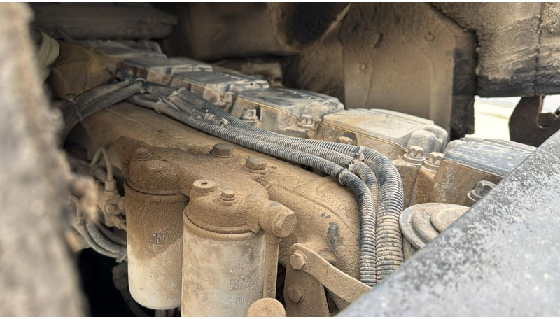 翻斗车 MAN 41.414 (6 CYLINDER / STEEL SUSP. / LAMES / BIG AXLE / GRAND PONT)：图19