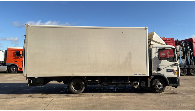 MAN TGL 8.180 (MANUAL GEARBOX / BOITE MANUELLE / CAMION BELGE / BELGIAN TRUCK) - 厢式卡车:图3 MAN TGL 8.180 (MANUAL GEARBOX / BOITE MANUELLE / CAMION BELGE / BELGIAN TRUCK) - 厢式卡车:图3