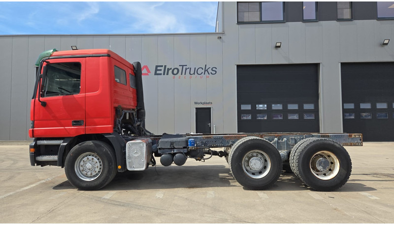 Mercedes-Benz ACTROS 2640 (EPS / 3 PEDALES / V6 / LAMES / GRAND PONT / EURO 2 / SEMI-AUTO) - 驾驶室底盘卡车:图5 Mercedes-Benz ACTROS 2640 (EPS / 3 PEDALES / V6 / LAMES / GRAND PONT / EURO 2 / SEMI-AUTO) - 驾驶室底盘卡车:图5
